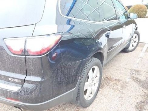 Used 2017 Chevrolet Traverse Premier FWD image 3