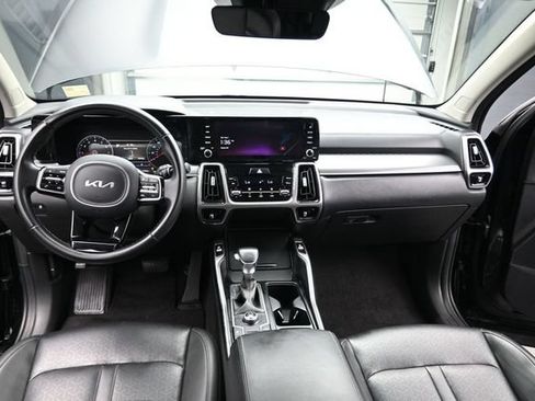 Used 2023 Kia Sorento S FWD image 17