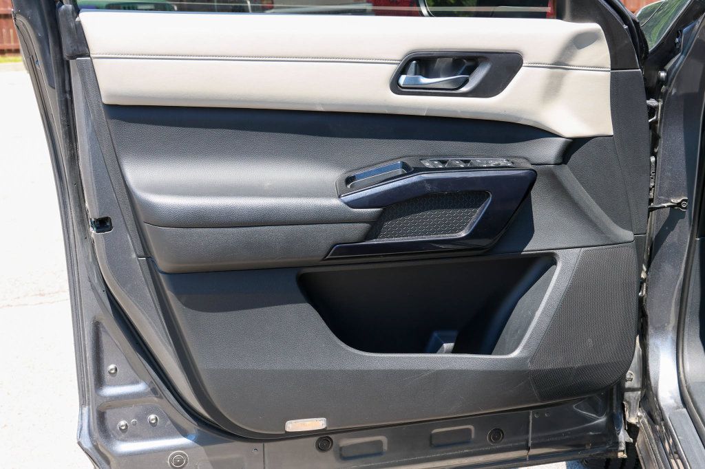 Used 2022 Nissan Pathfinder SV AWD/4WD image 10