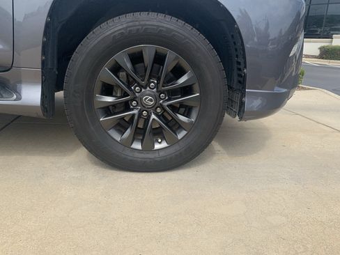 Used 2020 Lexus GX 460 Premium w/ Premium Package AWD/4WD image 13