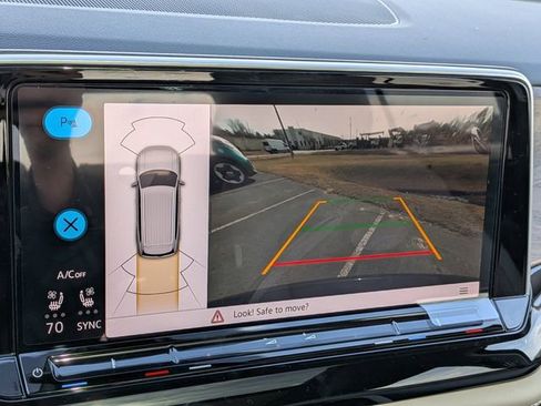 New 2026 Volkswagen Atlas SE FWD image 23