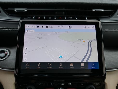 Used 2024 Jeep Grand Cherokee Limited w/ Luxury Tech Group II image 30