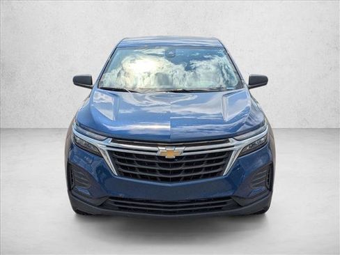 Used 2022 Chevrolet Equinox LS FWD image 2