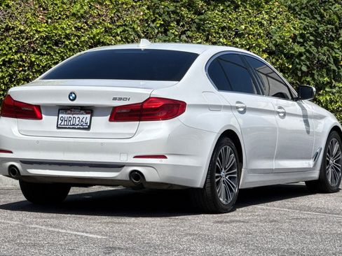 Used 2019 BMW 530i w/ Convenience Package RWD image 5