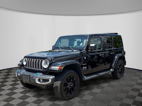 Used 2024 Jeep Wrangler Unlimited Sahara w/ Technology Group AWD/4WD image 1