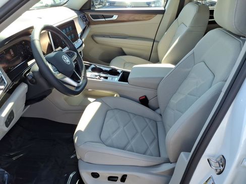 New 2026 Volkswagen Atlas SE image 10