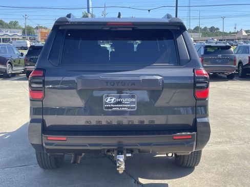 Used 2025 Toyota 4Runner SR5 AWD/4WD image 3