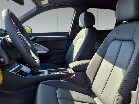 New 2025 Audi Q3 2.0T Premium image 8