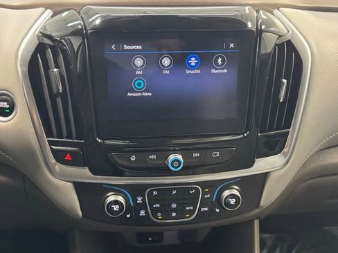 Used 2020 Chevrolet Traverse LT image 18