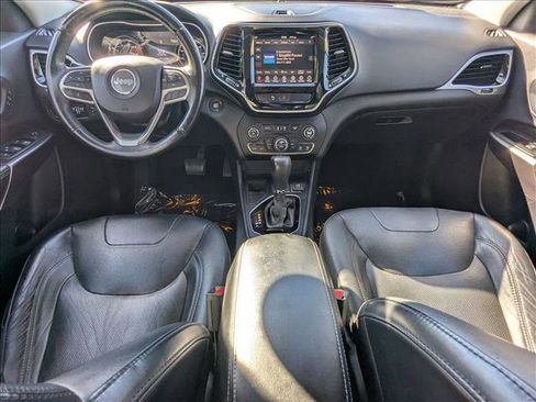 Used 2019 Jeep Cherokee Limited image 16