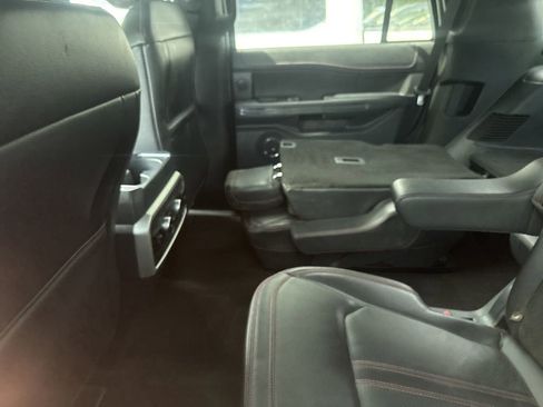 Used 2023 Ford Expedition Limited AWD/4WD image 11
