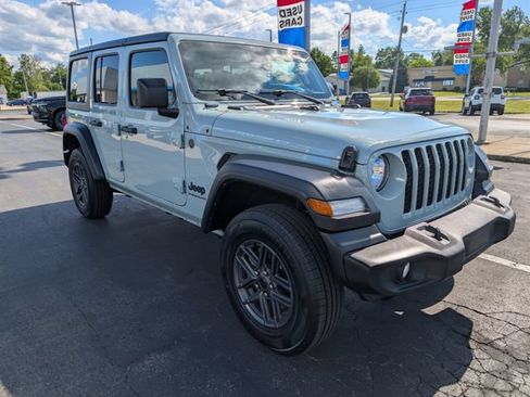 Used 2024 Jeep Wrangler Unlimited Sport AWD/4WD image 7