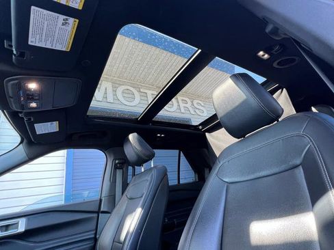 Used 2020 Ford Explorer XLT w/ Equipment Group 202A image 10