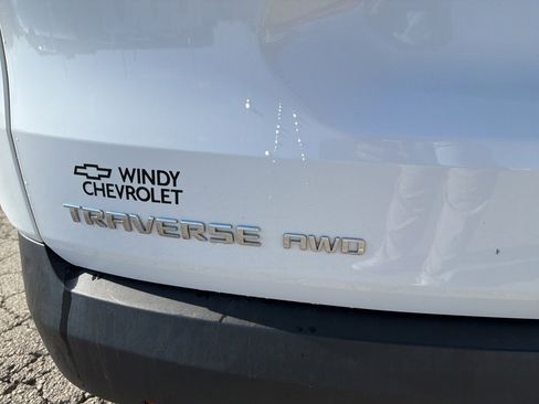 Used 2023 Chevrolet Traverse LT image 7