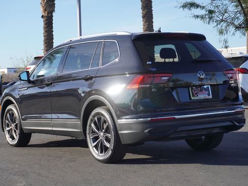 Used 2024 Volkswagen Tiguan SE image 3