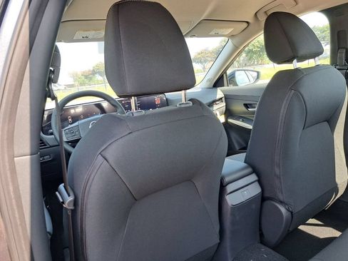 Used 2026 Nissan Sentra SV w/ SV Convenience Package FWD image 20