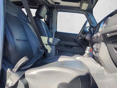 Used 2021 Jeep Gladiator Overland w/ Popular Equipment Package image 18