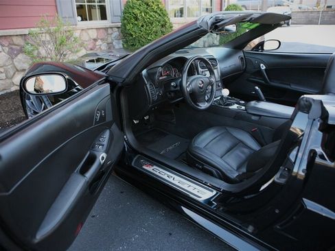 Used 2013 Chevrolet Corvette 427 w/ 1SB Preferred Equipment Group RWD image 13