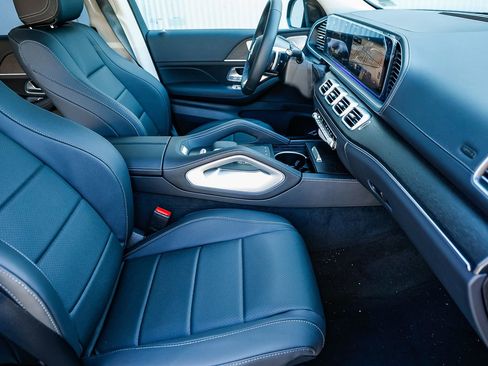 New 2026 Mercedes-Benz GLS 450 4MATIC image 17