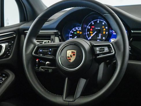 Used 2024 Porsche Macan AWD/4WD image 14