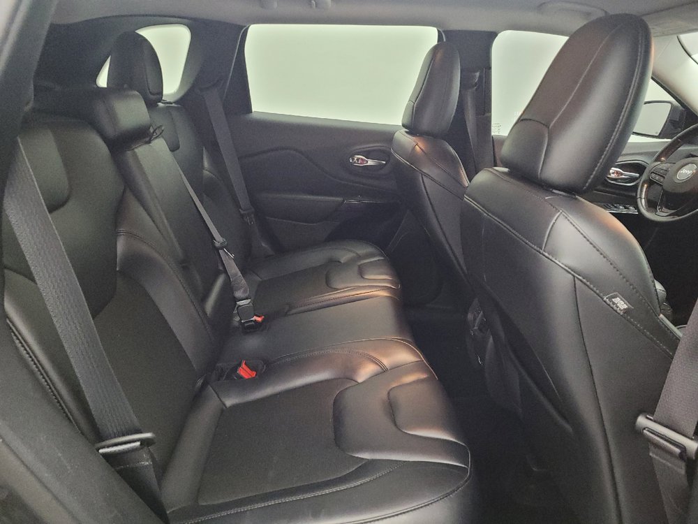 Used 2021 Jeep Cherokee Latitude Plus AWD/4WD image 19