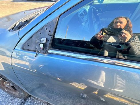 Used 2011 Ford Fusion SE image 3