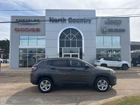 Used 2023 Jeep Compass Sport image 1