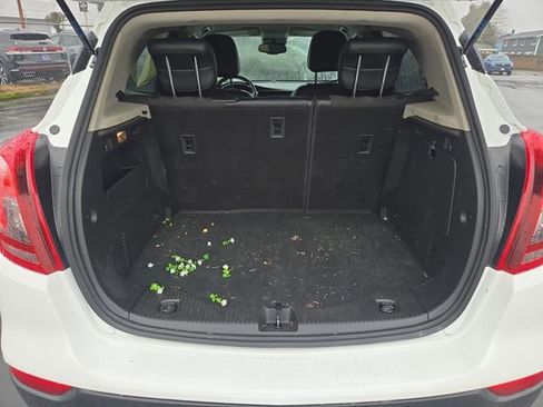 Used 2021 Buick Encore Preferred image 12