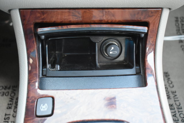 Used 2007 Cadillac DTS Luxury I w/ Sun And Sound Package FWD image 25