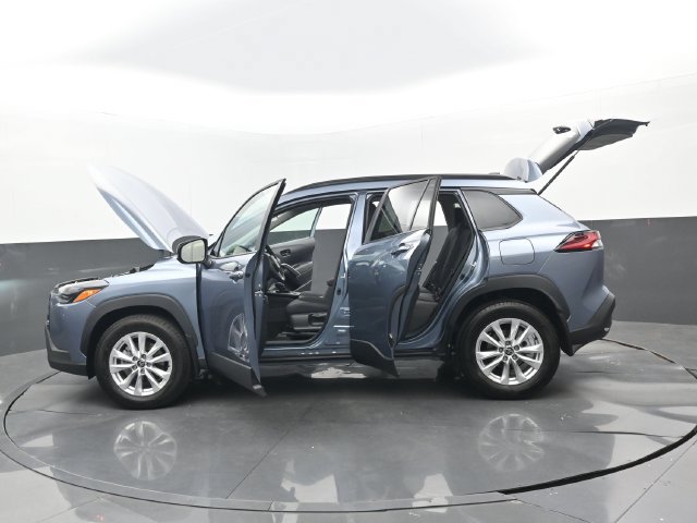 Used 2026 Toyota Corolla Cross LE w/ Moonroof Package FWD image 32