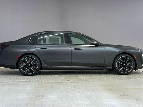 New 2026 BMW 740i w/ Premium Package image 7