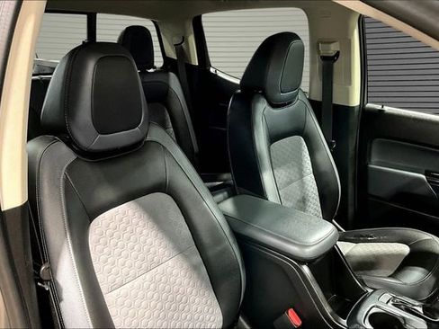 Used 2018 Chevrolet Colorado Z71 image 24