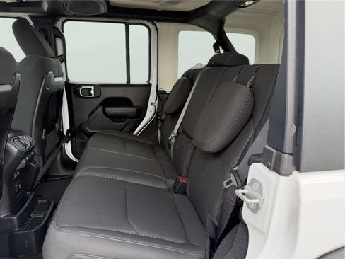 Used 2025 Jeep Wrangler Unlimited Rubicon 4xe w/ Safety Group AWD/4WD image 27