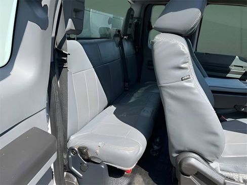 Used 2015 Ford F550 4x4 SuperCab Super Duty image 14