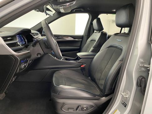 Used 2022 Jeep Grand Cherokee Trailhawk w/ Luxury Tech Group III image 5