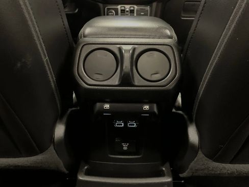 Used 2019 Jeep Wrangler Unlimited Sahara w/ Dual Top Group image 33