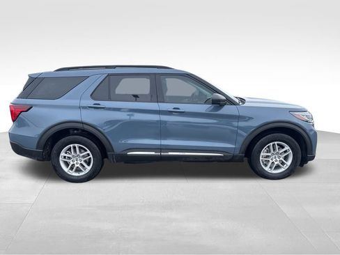 Used 2025 Ford Explorer Active image 8