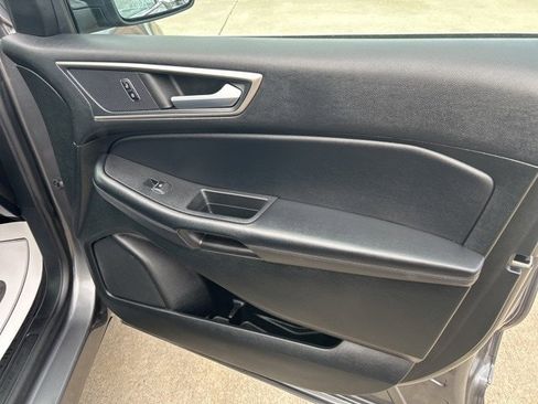 Used 2023 Ford Edge SEL image 14