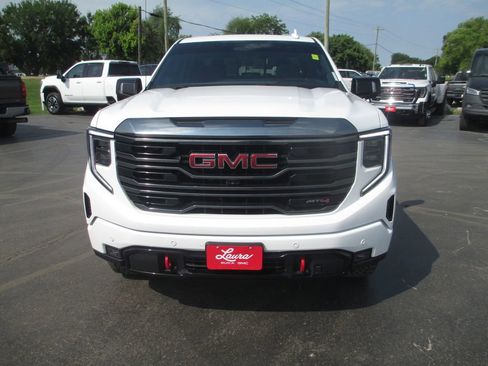 Used 2024 GMC Sierra 1500 AT4 w/ Technology Package AWD/4WD image 14