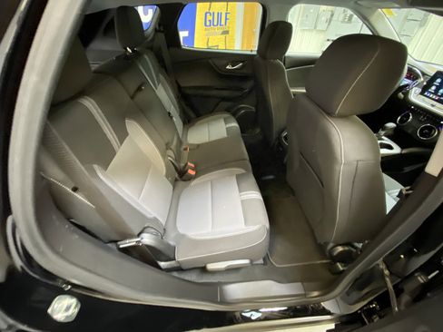Used 2025 Chevrolet Blazer LT FWD image 27