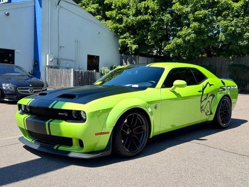 Used 2019 Dodge Challenger SRT Hellcat RWD image 2
