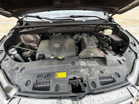 Used 2017 Toyota Highlander Limited image 14