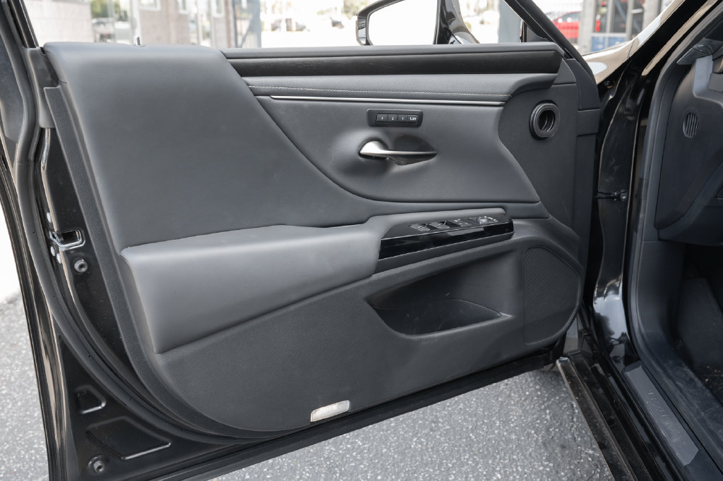 Used 2025 Lexus ES 350 w/ Premium Package FWD image 21