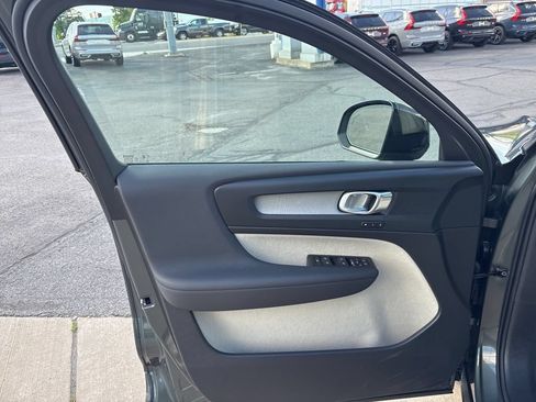 Certified 2026 Volvo XC40 B5 Plus AWD/4WD image 16