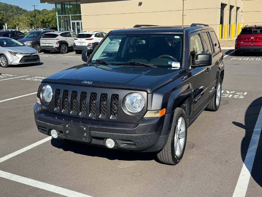 Used 2016 Jeep Patriot Latitude w/ Sun/Sound Group AWD/4WD image 3