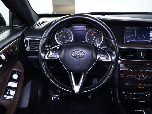 Used 2018 INFINITI QX30 Premium w/ Navigation Package image 18