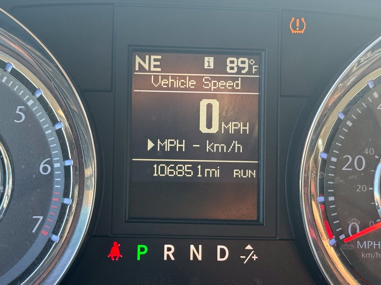 Used 2013 Chrysler Town & Country Limited w/ Luxury Group FWD image 14