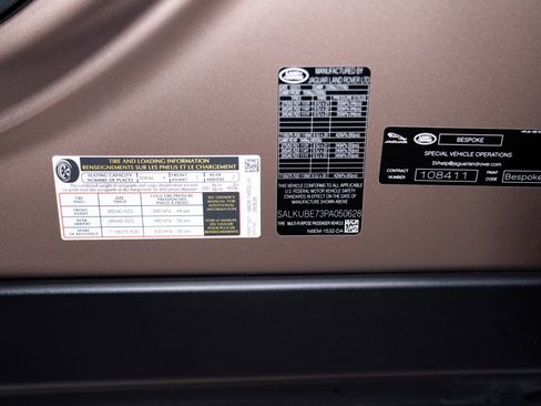 Used 2023 Land Rover Range Rover SV AWD/4WD image 15
