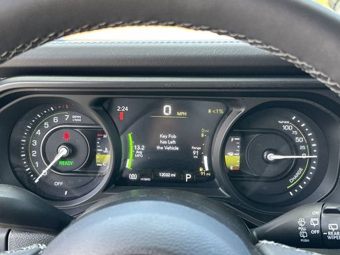 Used 2025 Jeep Wrangler Unlimited Rubicon 4xe image 13