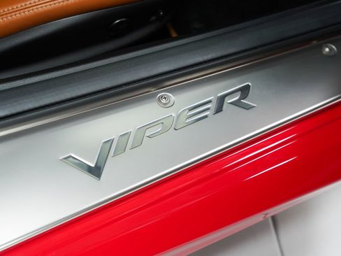 Used 2017 Dodge Viper GTS image 34